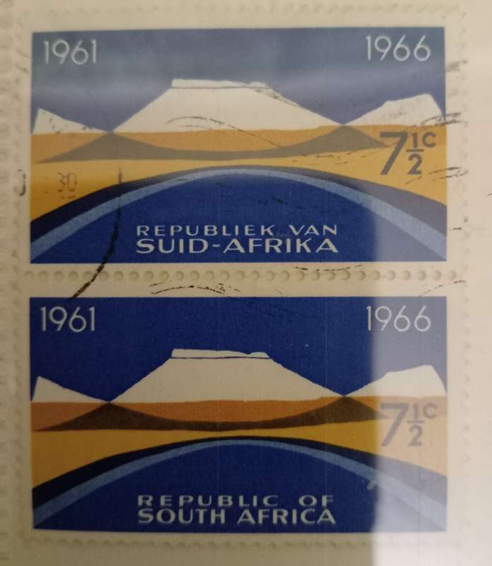 SOUTH AFRICA 1966 - 5th Anniversary of Republic - SACC 257 pair of Stamps - Used (B)