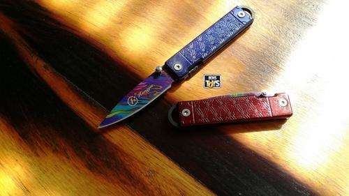 Hongjie Stainless Multi-color Blade Pocket Knife