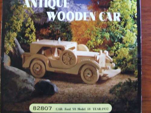 ANTIQUE WOODEN CAR - Ford V8 Model 18 -1932