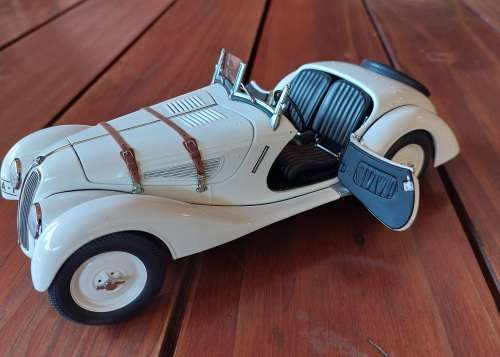 BMW 328 Roadster white from 1937 - White with Black Softtop