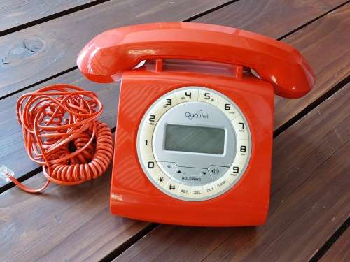 Qualitel Retro Feature Telephone - RED