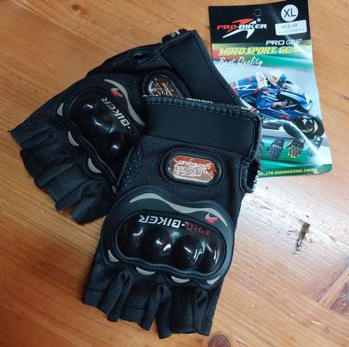 PRO-BIKER Motorcycle Half Finger Gloves Outdoor Cycling Locomotive Anti-Fall Gloves, Size: XL(Black)