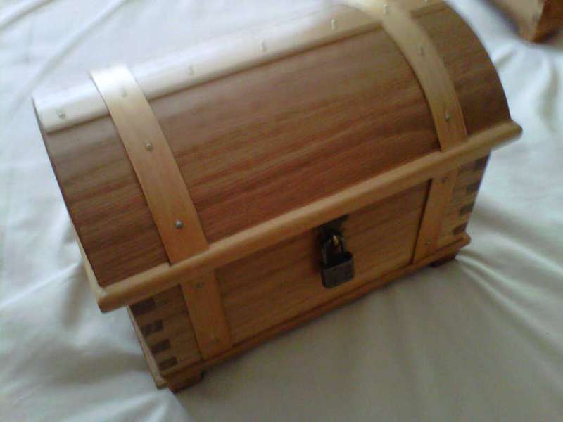 White Oak Jewellery box with Round top.