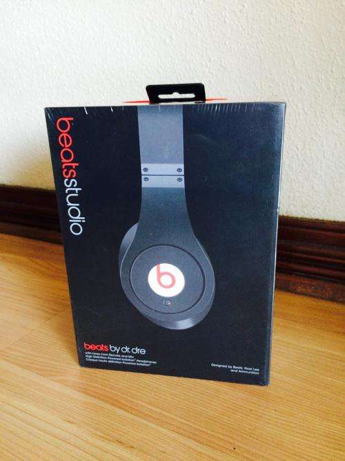 ORIGINAL BRAND NEW BEATS STUDIO BY dr.dre