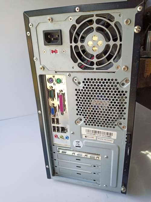 DESKTOP COMPUTER INTEL CELERON E3400, 2.60GHz (USED) PLEASE READ DESCRIPTION.