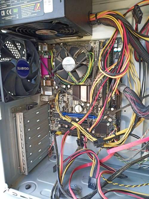 Gigabyte desktop computer intel celeron 3.46GHz (used) please read description
