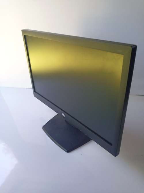 HP V197 18.5-inch LED Monitor (used) please read description