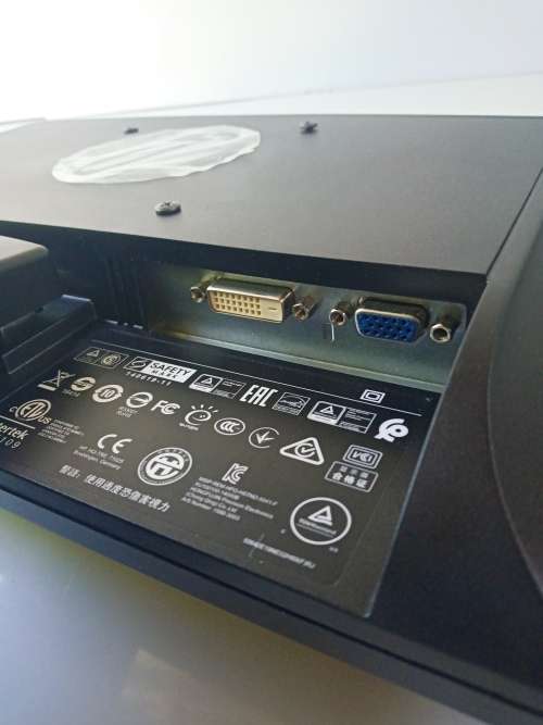 HP V197 18.5-inch LED Monitor (used) please read description