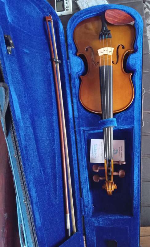 Stentor I violin 4/4 with Metronome/tuner