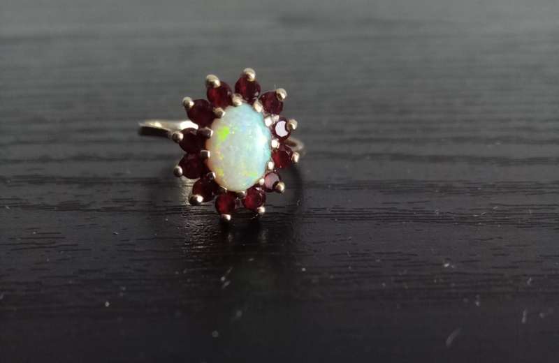 Garnet and Opal 9ct Gold ring