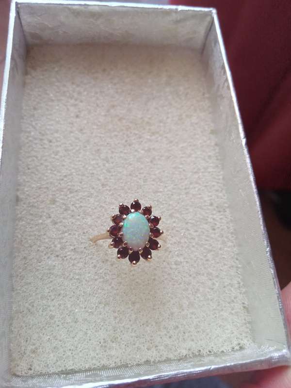 Garnet and Opal 9ct Gold ring