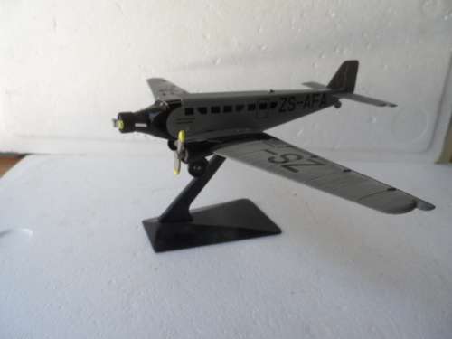 PASSENGER AIRCRAFT, THREE MOTORED, 1/72 SCALE?