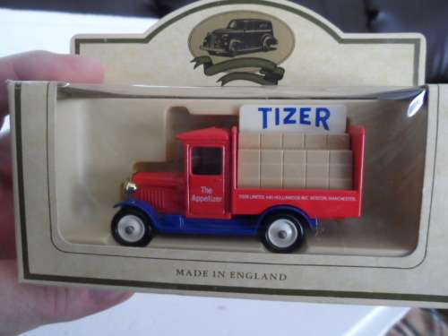 LLEDO TRUCK WITH LOAD - TIZER [M4]