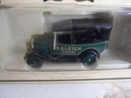 LLEDO 1934 MODEL A  FORD - RALEIGH  [M5]