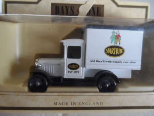 LLEDO  1934 CHEV BOX VAN - START-RITE[M5]
