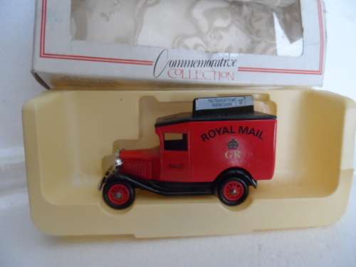 LLEDO  CLOSED DELIVERY VAN - ROYALMAIL  [M5]