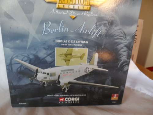 CORGI AVIATION ARCHIVE DOUGLA C-47A SKYTRAIN, DIECAST 1/144 SCALE-