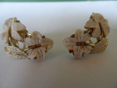 Screw on earings