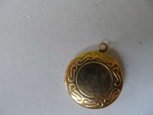 Dainty photo locket
