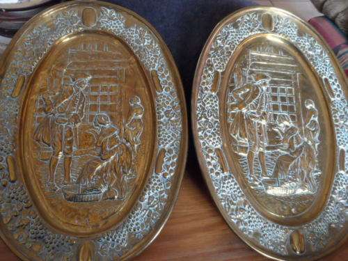 BEAUTIFUL PAIR OF BRASS WALL PLAQUES MADE IN ENGLAND