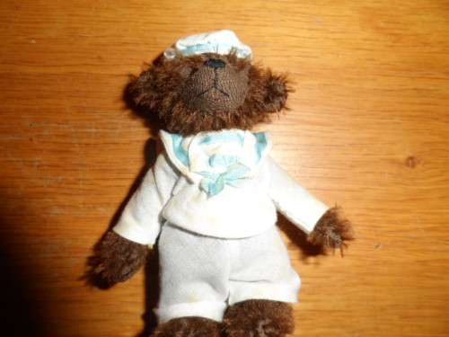 STUNNING LITTLE VINTAGE MOHAIR SAILOR BEAR 8CM FULLY JOINTED