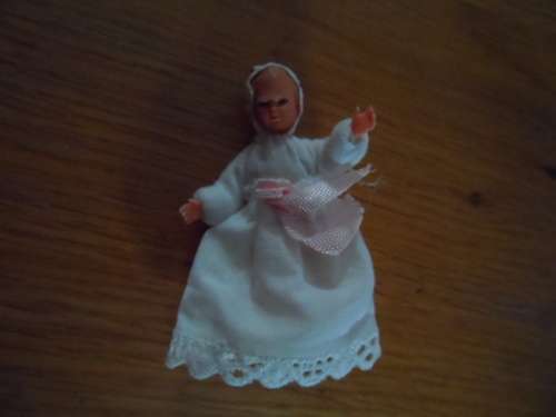 DOLLS HOUSE BABY  1/12TH SCALE 5.5CM RUBBER