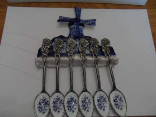 ORNAMENT DELFT WINDMILL HANGER WITH SPOONS WHICH HAVE CERAMIC INSERTS