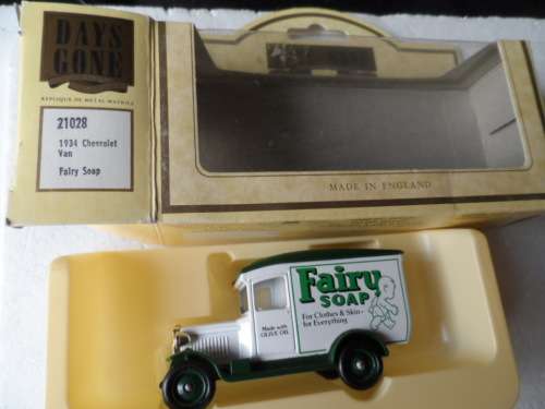 LLEDO 1934 CHEV VAN `FAIRY SOAP`  [M5]