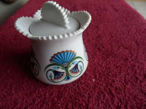 Elizabeth Arden beautiful ornate jar with lid
