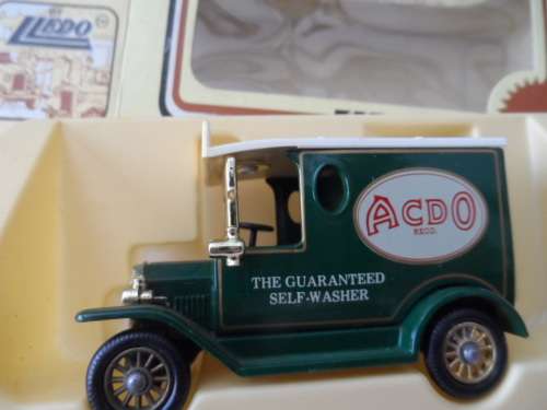 LLEDO  1920 MODEL T FORD VAN -ACDO [M4]