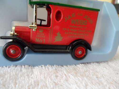 LLEDO  1920 MODEL T FORD VAN - JULIE AND JOHN WEBB [M4]