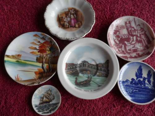 Lovely little pin tray wall hangings 6 in total