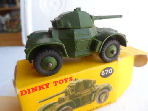 ORIGINAL MECCANO DINKY 670 ARMOURED CAR [M43]
