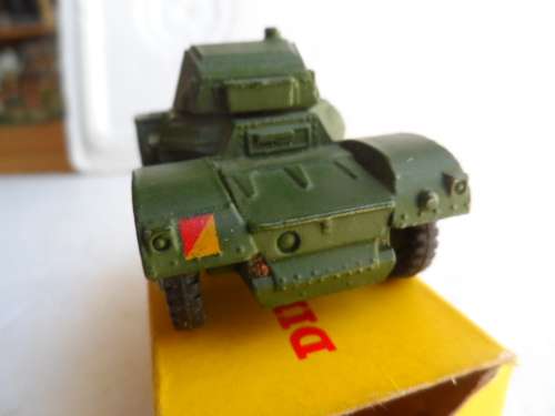 ORIGINAL MECCANO DINKY 670 ARMOURED CAR [M43]