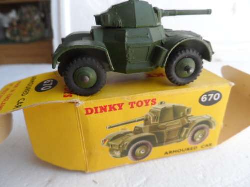 ORIGINAL MECCANO DINKY 670 ARMOURED CAR [M43]
