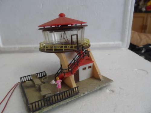 HO RESTAURANT OR LOOKOUT WITH WAITRESS AND KFC NOGAL DOWNSTAIRS