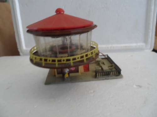 HO RESTAURANT OR LOOKOUT WITH WAITRESS AND KFC NOGAL DOWNSTAIRS