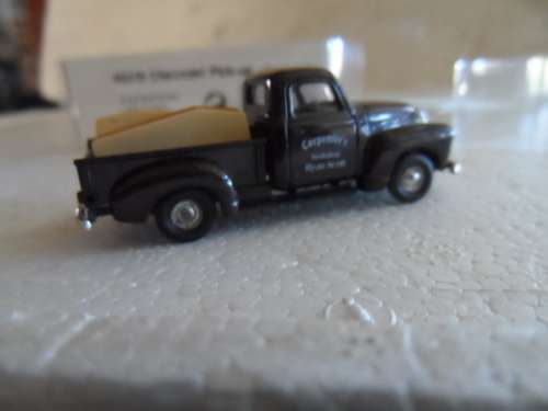 BUSCH HO CHEV PICKUP 'CARPENTERS' WITH COFFINS