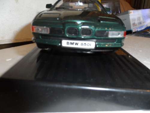 BMW 850i  1990-1/18 SCALE-BOXED