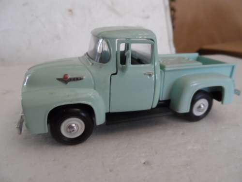 1956 FORD F 100 PICKUP -1/38 SCALE