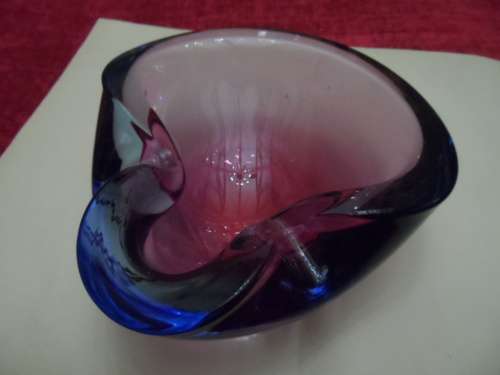 Stunning Murano ashtray Large and heavy  excellent condition.  widest part 18cm