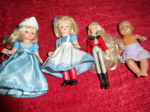 Madam Alexander x 2 and Zapf dolls