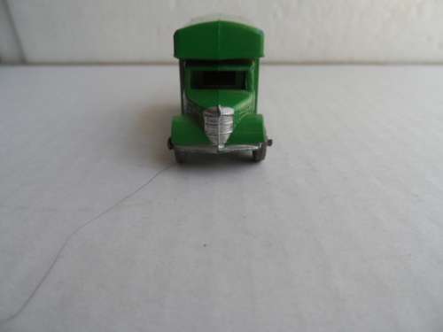 ORIGINAL MATCHBOX 17 BEDFORD REMOVALS-CRIMPED AXLES,