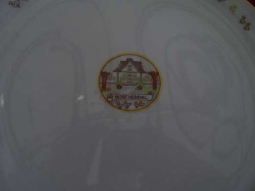 Two plates boschendal 26cm diameter and oude meester 27cm diameter