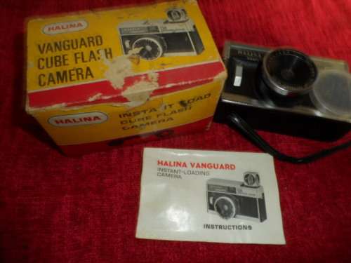 Vanguard cube flash camera Halina in box untested