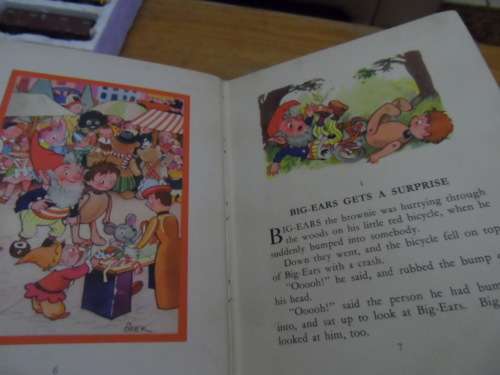 Beautiful vintage set of Noddy books with golly as well.  The set has 12 volumes.