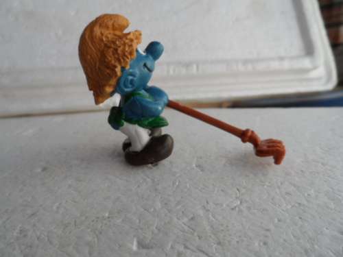 SMURF WITH RAKE  [S3]