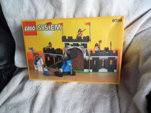 LEGO 6059 KNIGHTS CASTLE  SET- UNOPENED