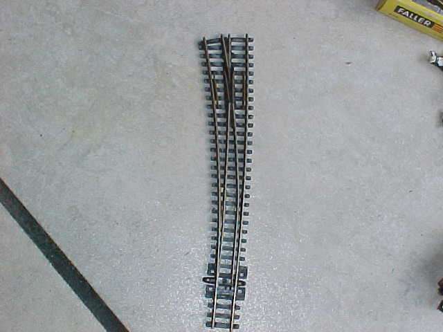 N GAUGE PECO LEFT CURVED TURNOUT
