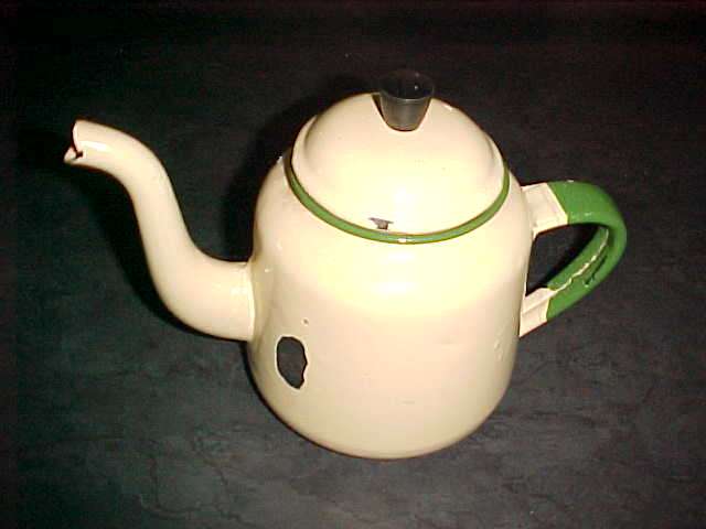 Vintage enamel teapot 17cm high